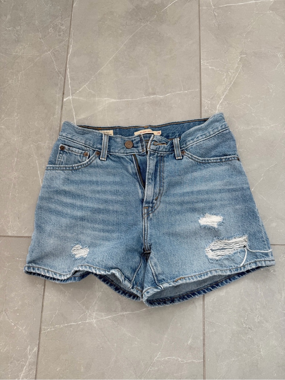 Levi’s 80s Mom Short